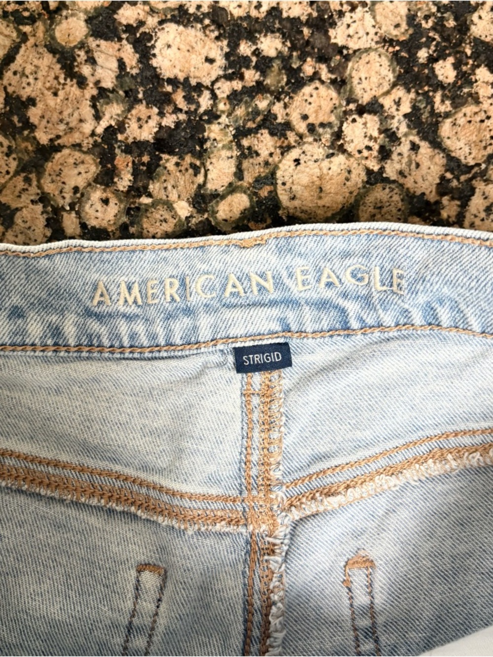 American Eagle Jeans Blue Denim Stovepipe Strigid Light Wash Size 2 Long - Picture 4 of 7